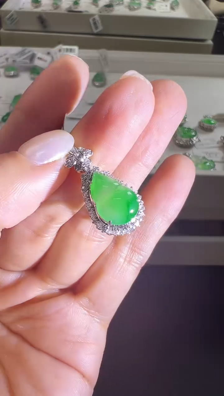 颈饰18K金镶嵌翡翠KYYC1206-062