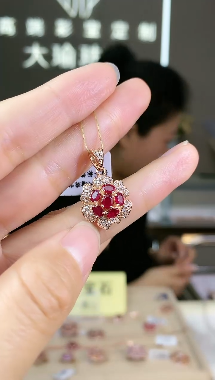 【闪购商品】红宝石颈饰银S925镶嵌颈饰