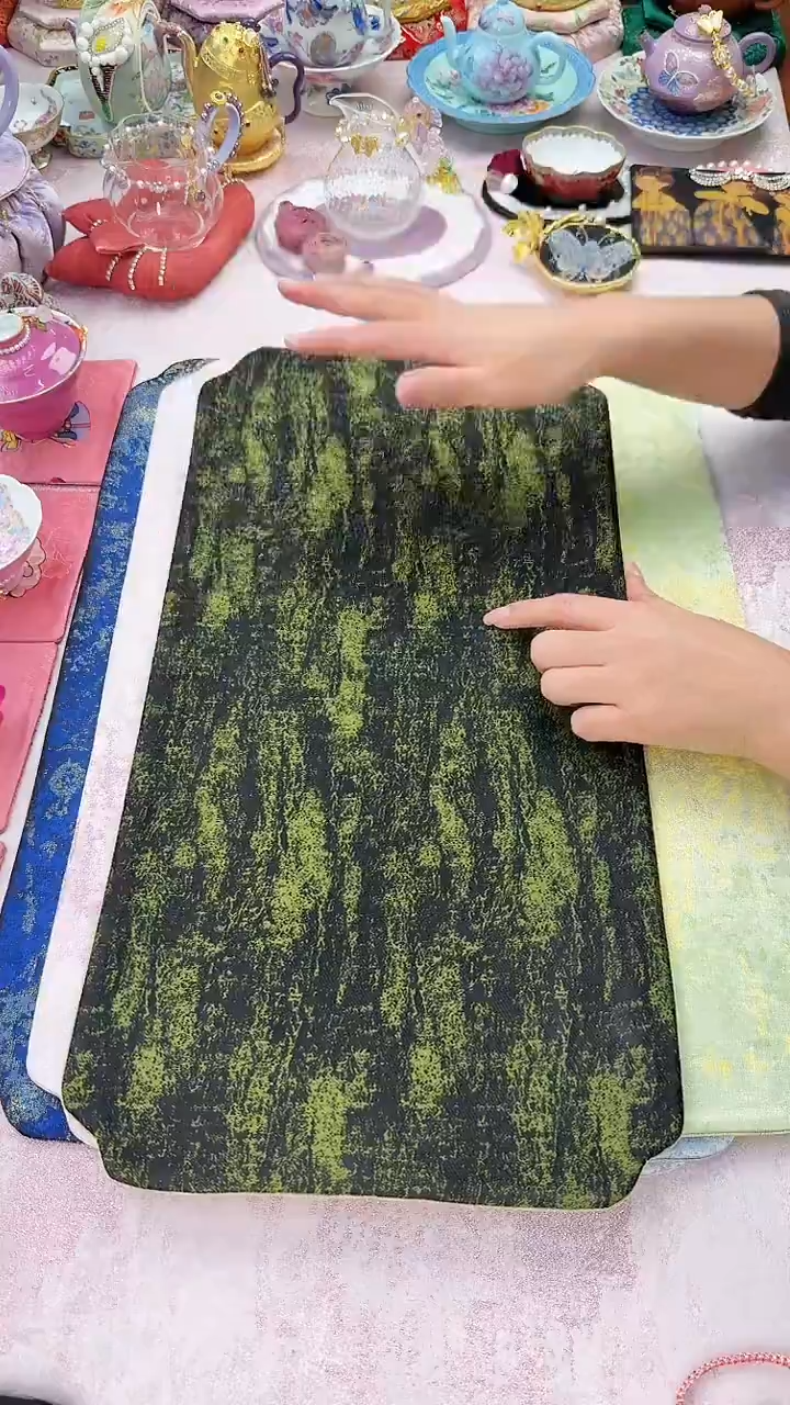 63 孤品 绿色双面鎏金茶席