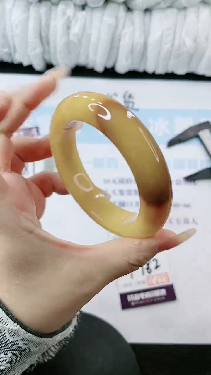 【闪购商品】石英质玉手镯未镶嵌多样性发货P182