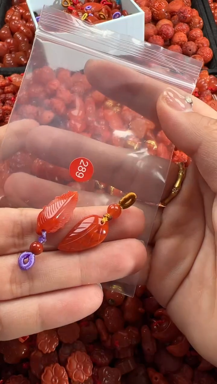 【闪购商品】南红玛瑙颈饰未镶嵌2