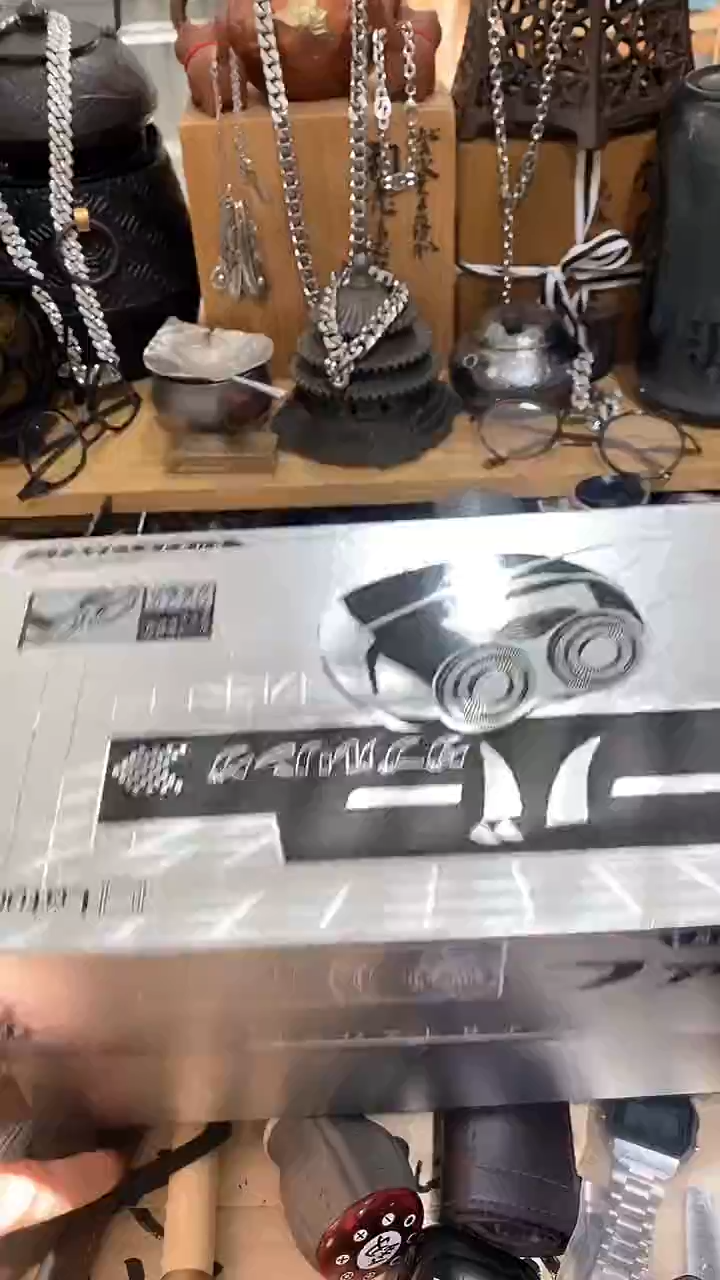 瓷片闪购商品  如图所示