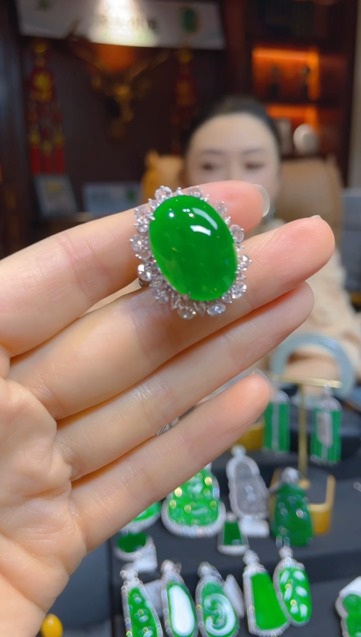【闪购商品】翡翠戒指18K金镶嵌116889天然A货翡翠