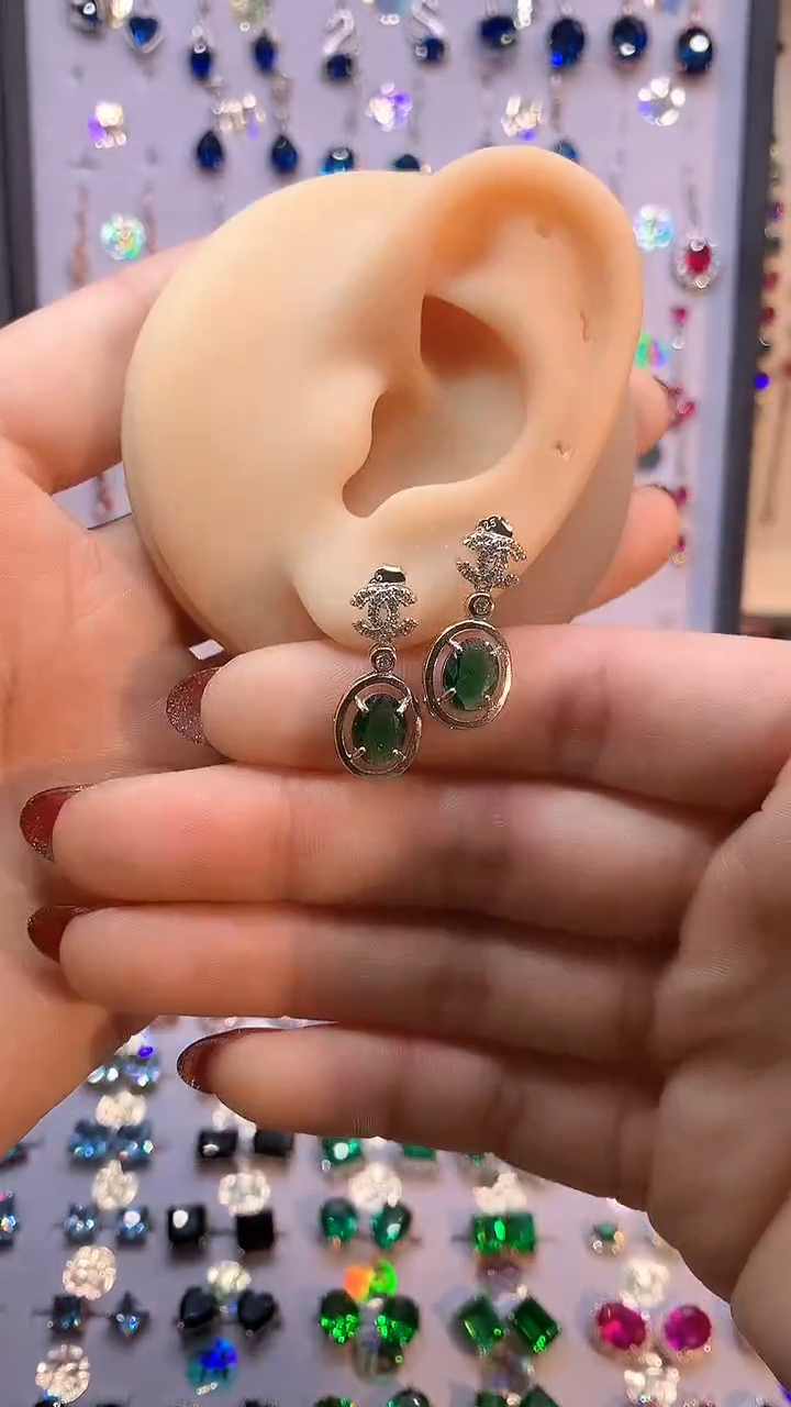 【闪购商品】透辉石耳饰银S925镶嵌银色