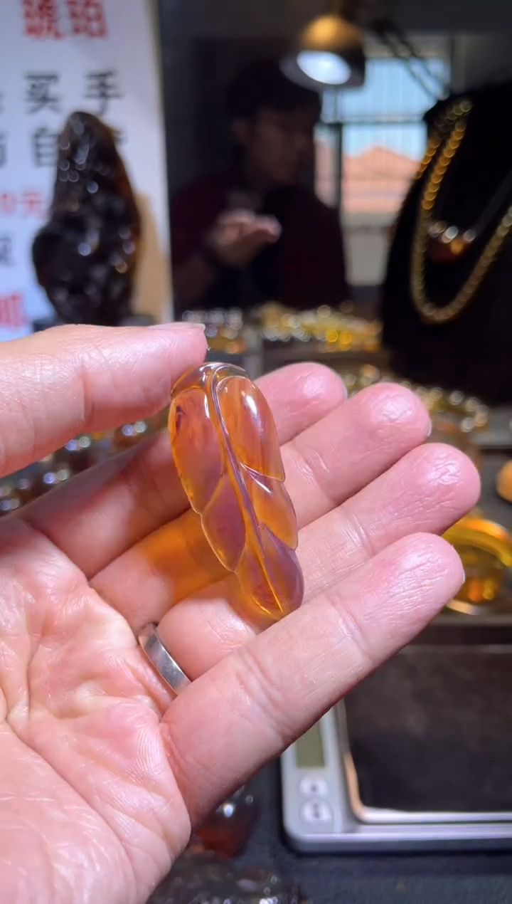 【闪购商品】琥珀裸石未镶嵌灵草珀 叶子