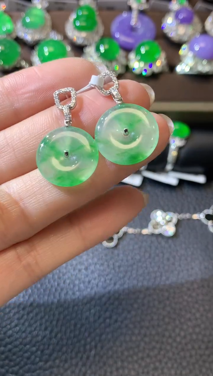 【闪购商品】翡翠耳饰18K金镶嵌D37翡翠