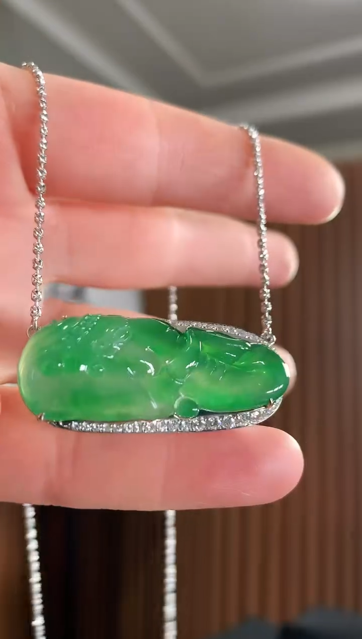 【闪购商品】翡翠颈饰18K金镶嵌吊坠