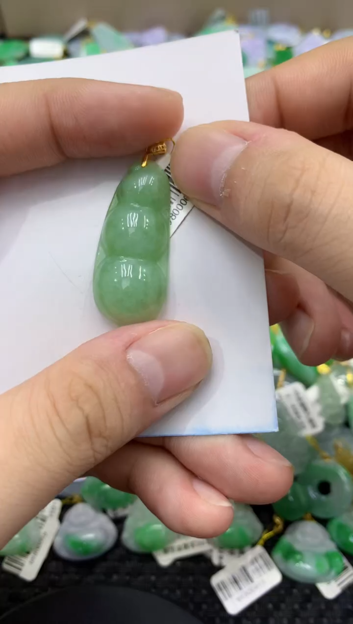 颈饰未镶嵌翡翠天然缅甸翡翠A货