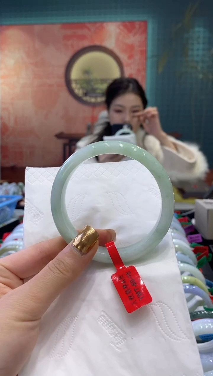 【闪购商品】翡翠手镯未镶嵌多人12795