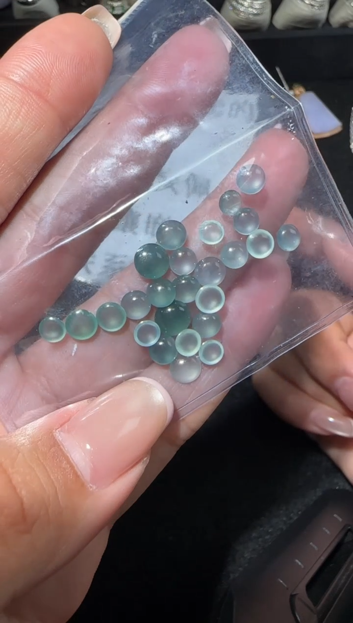 【闪购商品】翡翠裸石多样性发货拍一发一袋