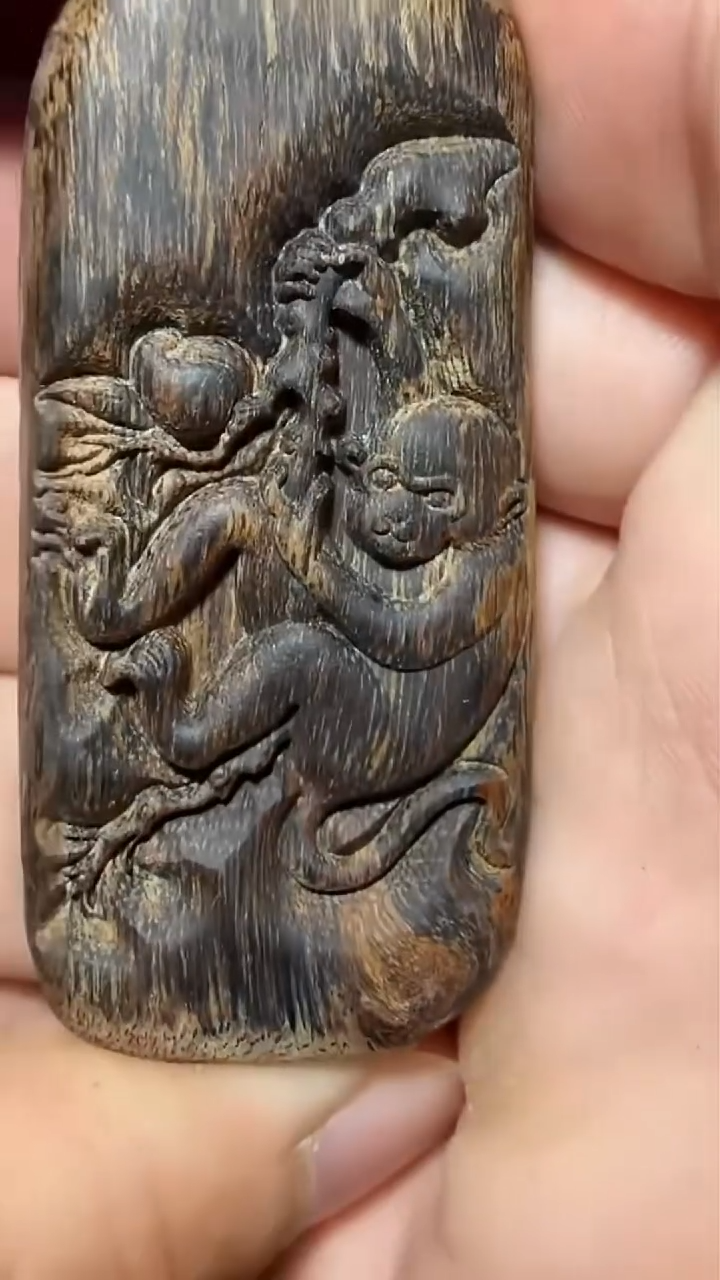 沉香吊坠a142号双面雕生肖猴多样性发一