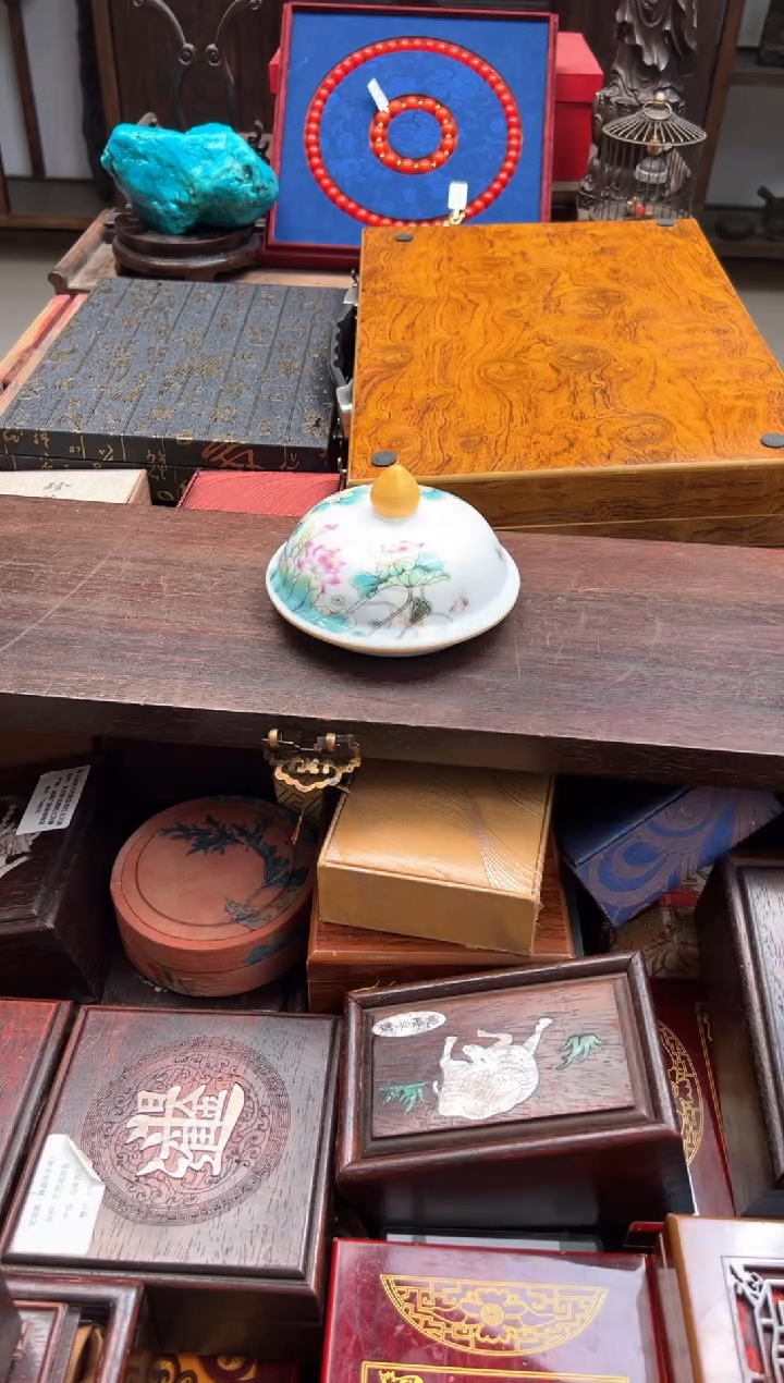 瓷片-------瓷---------大猫带环