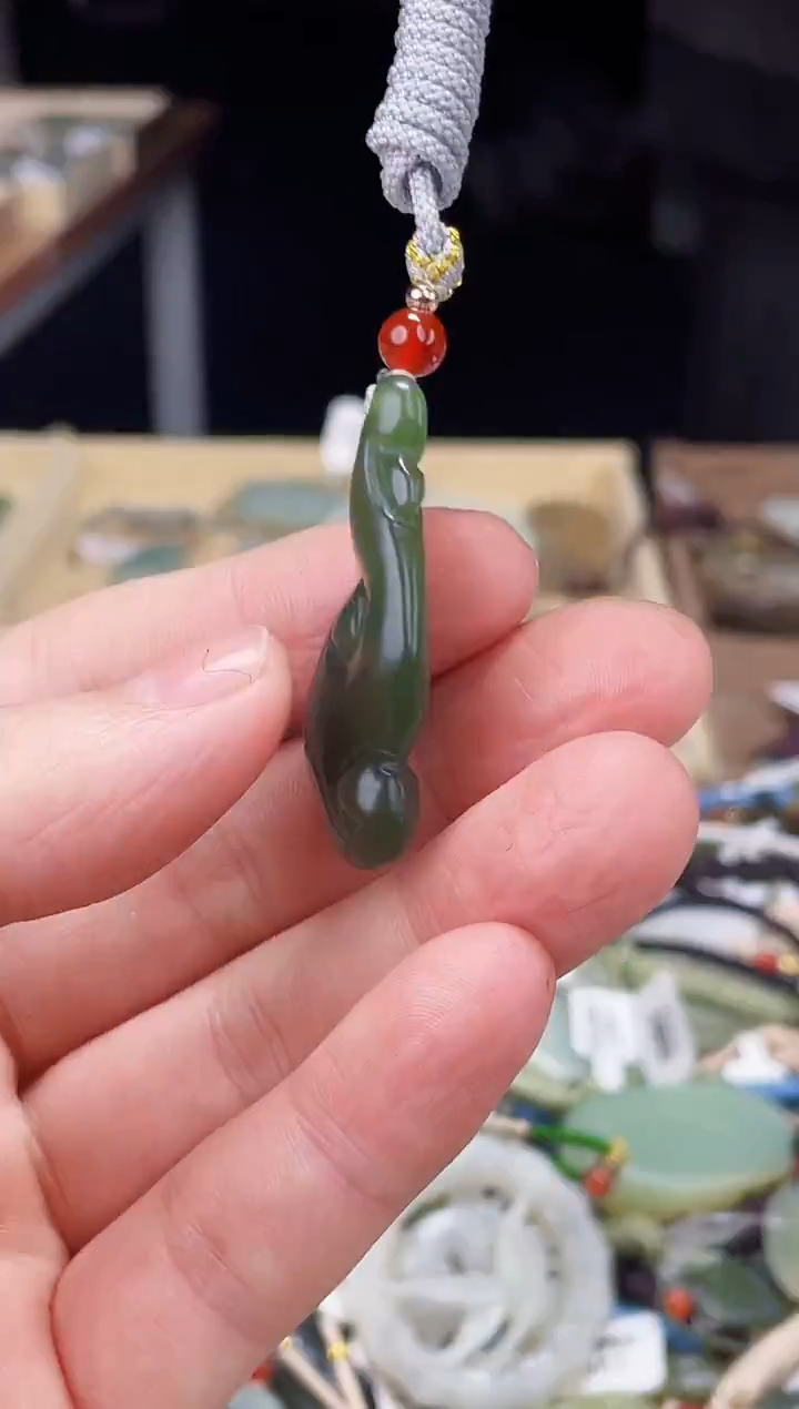 颈饰未镶嵌和田玉1