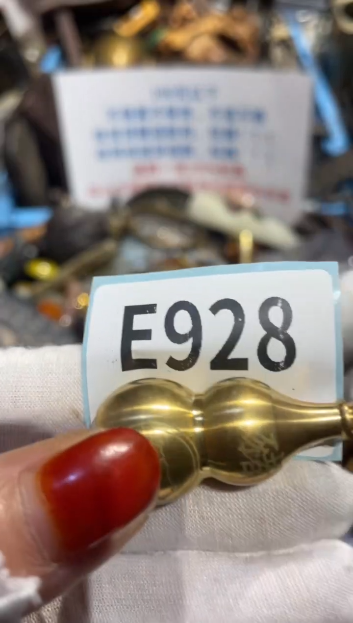 瓷片一***！表姐直播火爆热卖