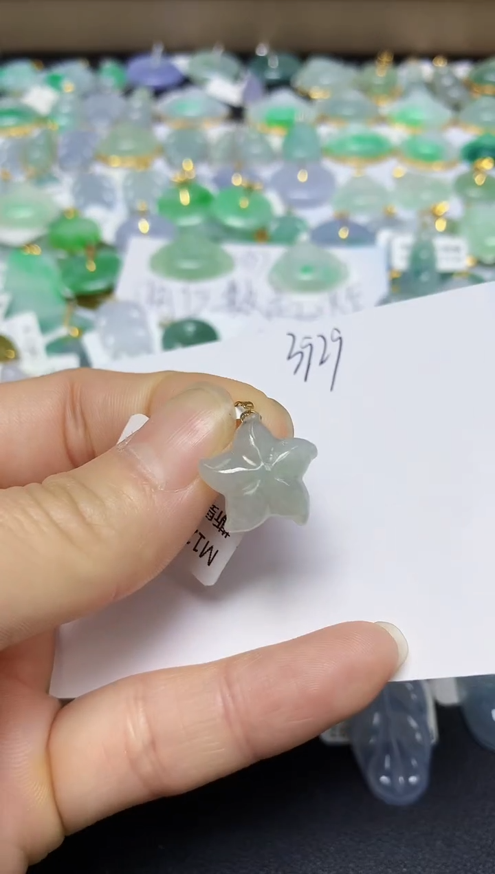 翡翠18K金镶嵌颈饰 天然翡翠A货