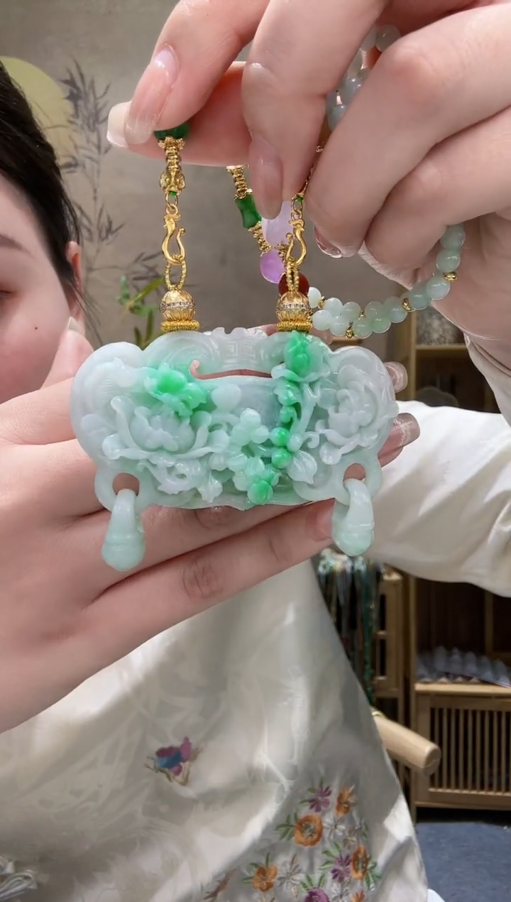 【闪购商品】翡翠颈饰未镶嵌吊坠