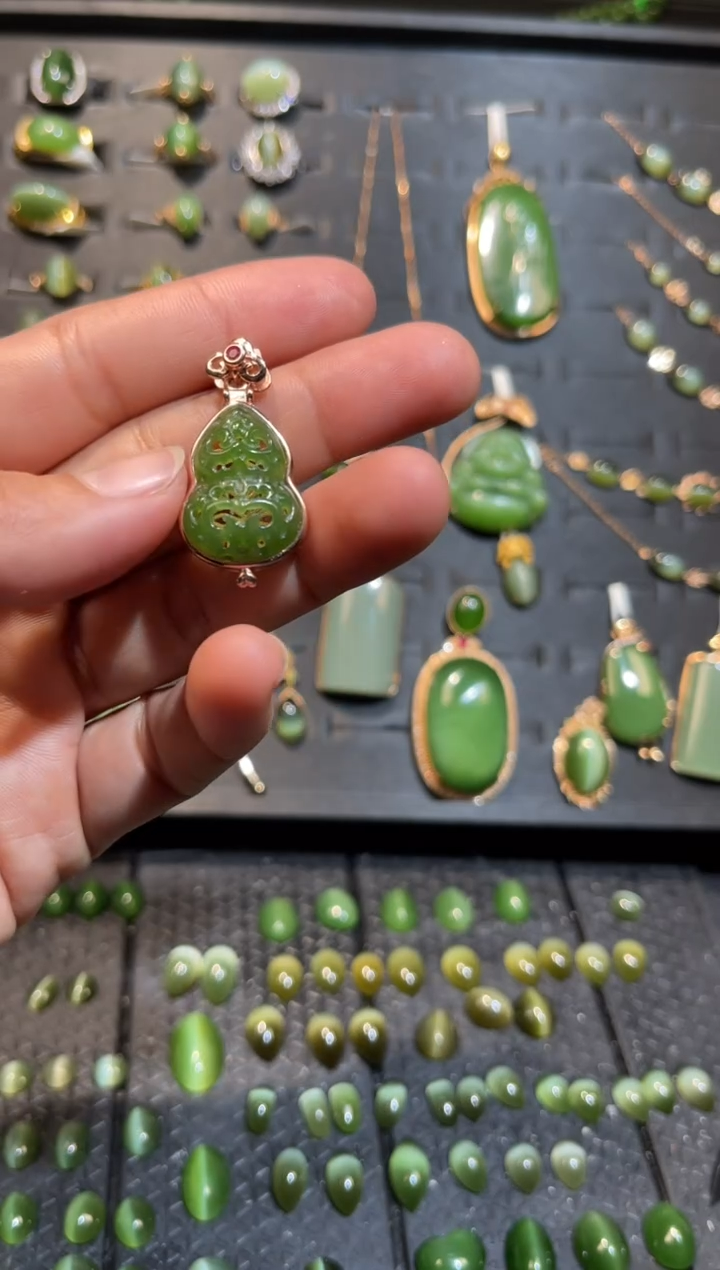 【闪购商品】和田玉碧玉葫芦吊坠银S925镶嵌多样性发一