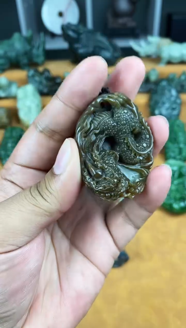 颈饰未镶嵌和田玉1