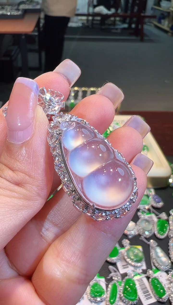 【闪购商品】翡翠吊坠(不含链)18K金镶嵌翡翠