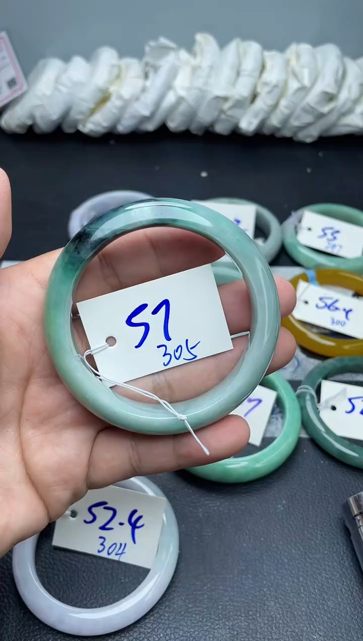 未镶嵌手镯翡翠305