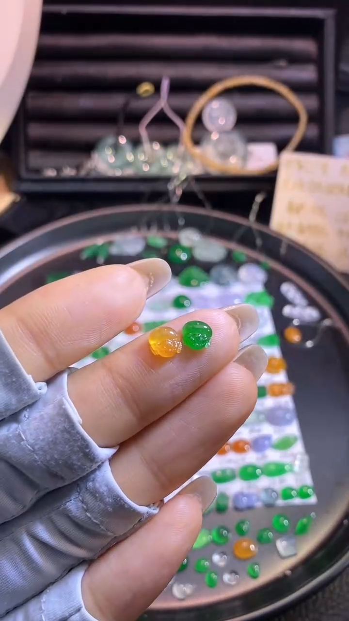 翡翠挂件未镶嵌金蟾