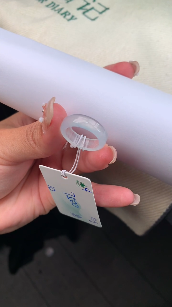 【闪购商品】翡翠戒圈未镶嵌 #情人节#送礼，下单联系客服核对地址~