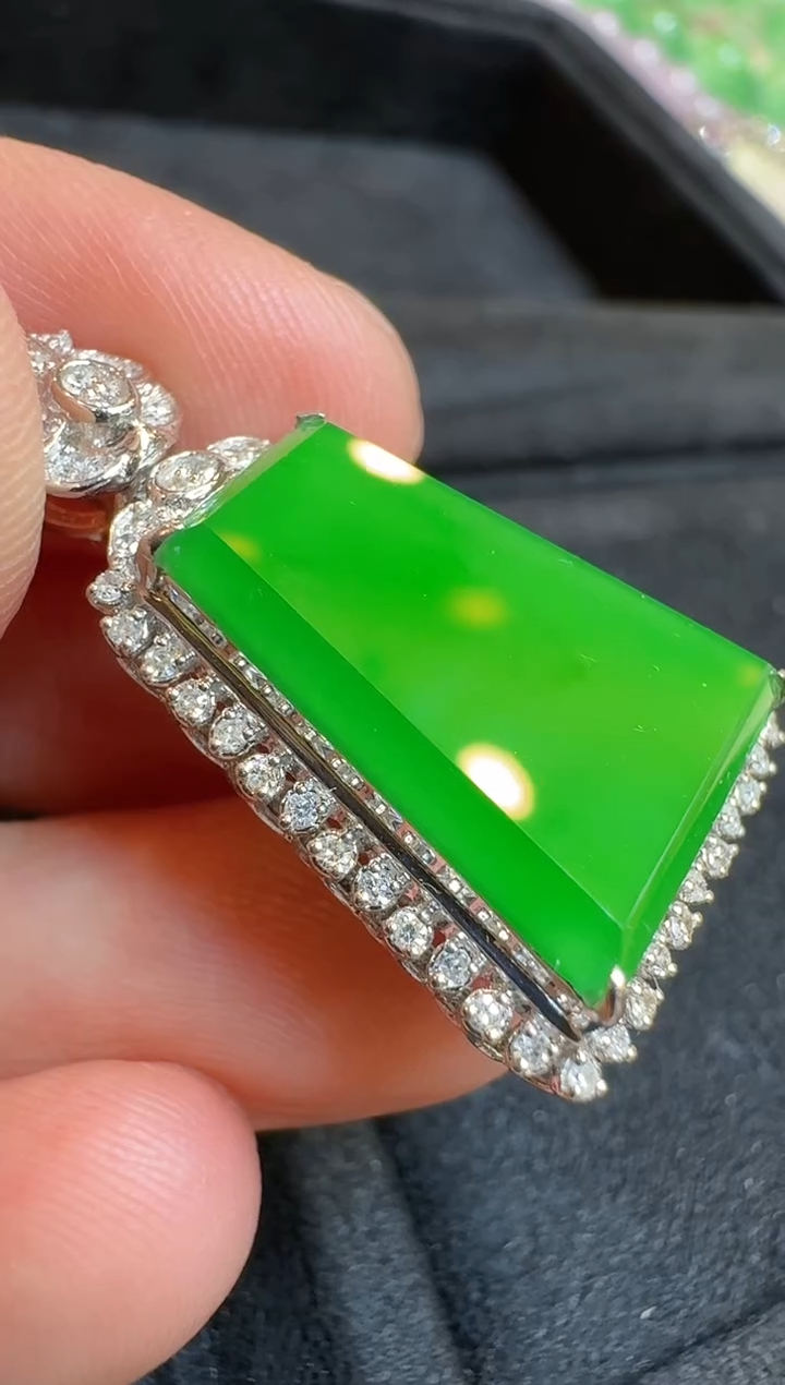 【闪购商品】翡翠吊坠(不含链)18K金镶嵌多样性团购发一件