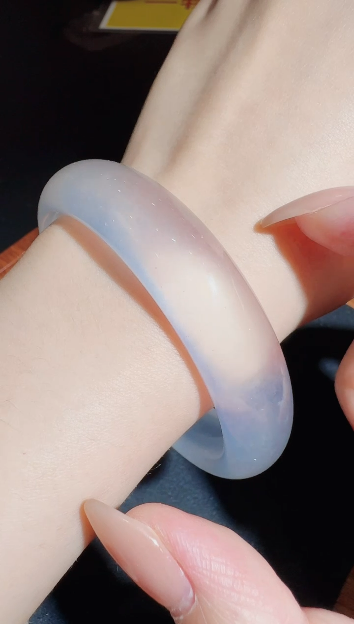 石英岩玉手镯未镶嵌发一件