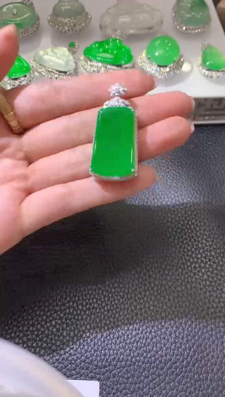 【闪购商品】翡翠吊坠(不含链)18K金镶嵌A38多样性发一件