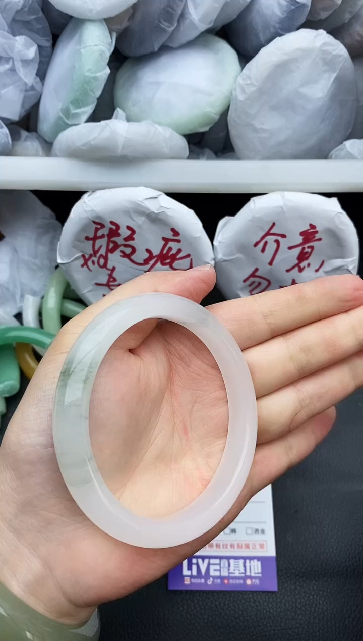 未镶嵌手镯石英质玉瑕疵167+62/63