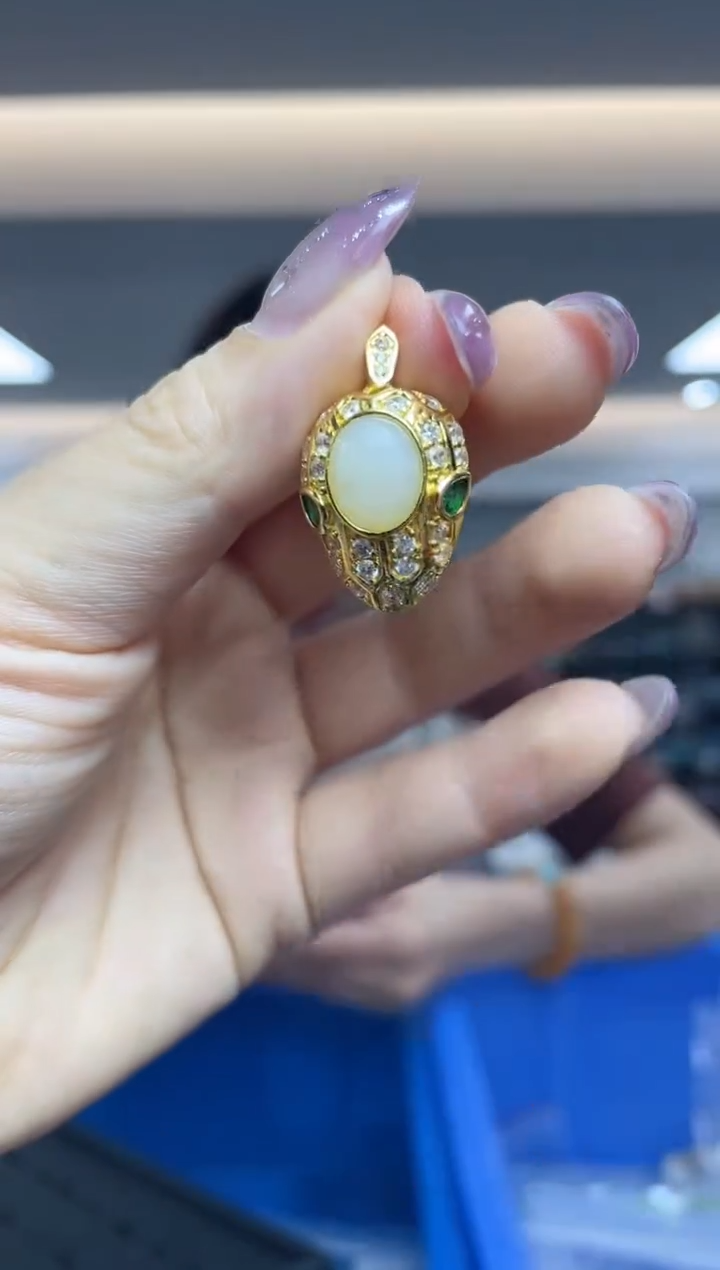 和田玉未镶嵌颈饰（多样性发一件）