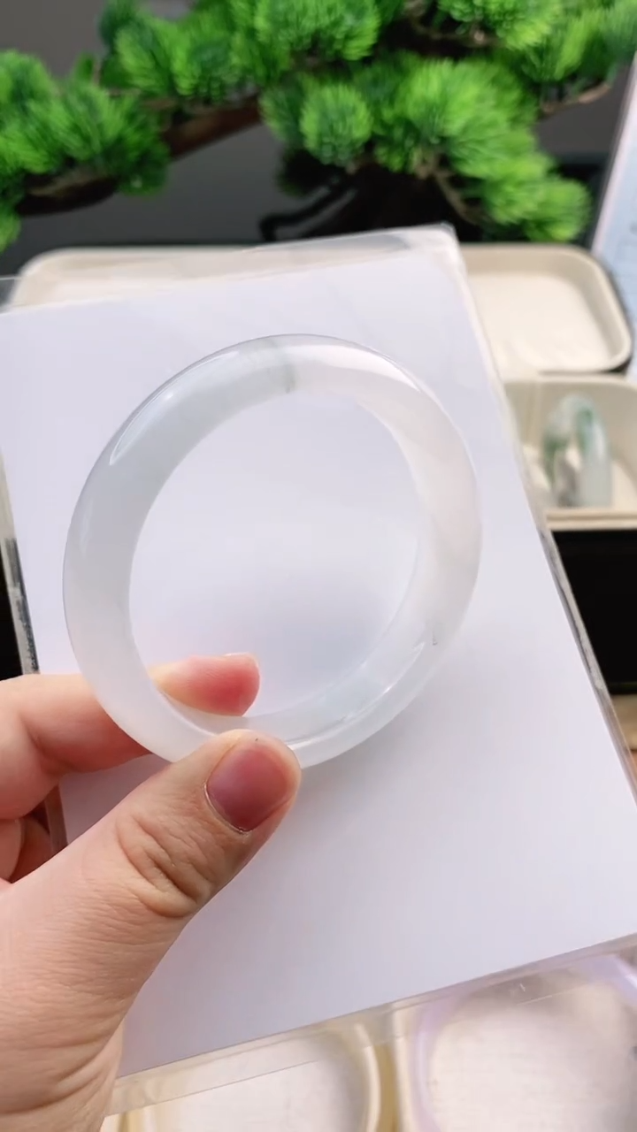 【闪购商品】石英质玉手镯未镶嵌60