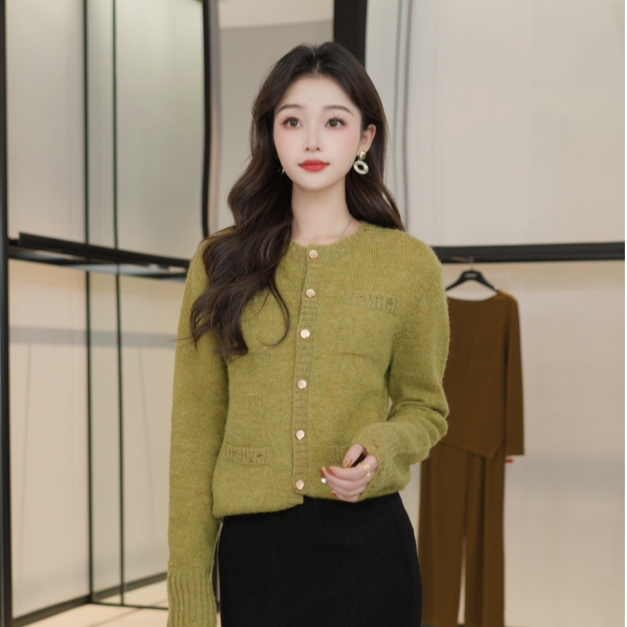 哥弟品质女装新款时尚圆领纯色简约绵羊毛针织开衫148044