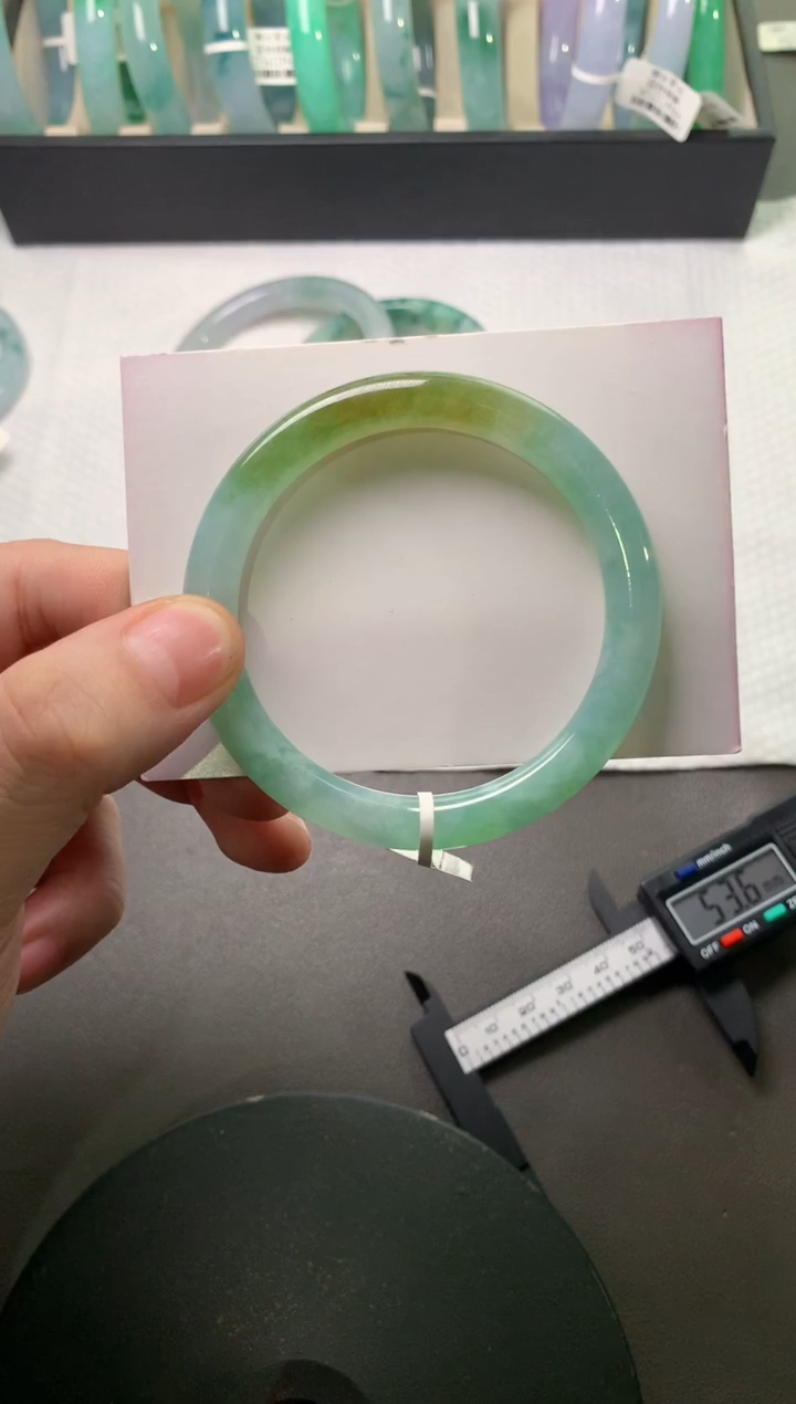 未镶嵌手镯（圆镯）翡翠53.8*8.1*8.2