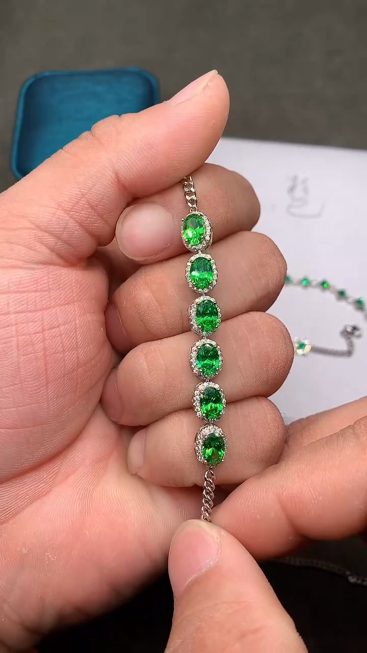 【闪购商品】石榴石（沙弗莱）手链银S925镶嵌......