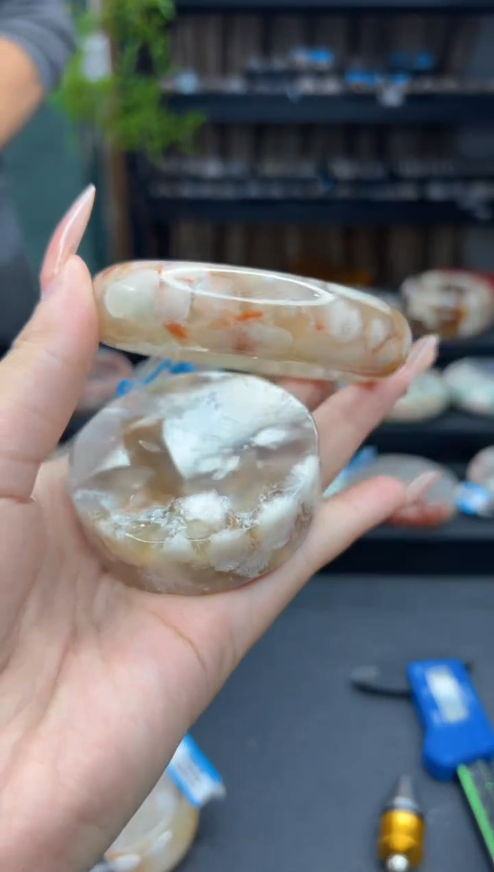 【闪购商品】石英质玉手镯未镶嵌188（60圈赠送镯心）