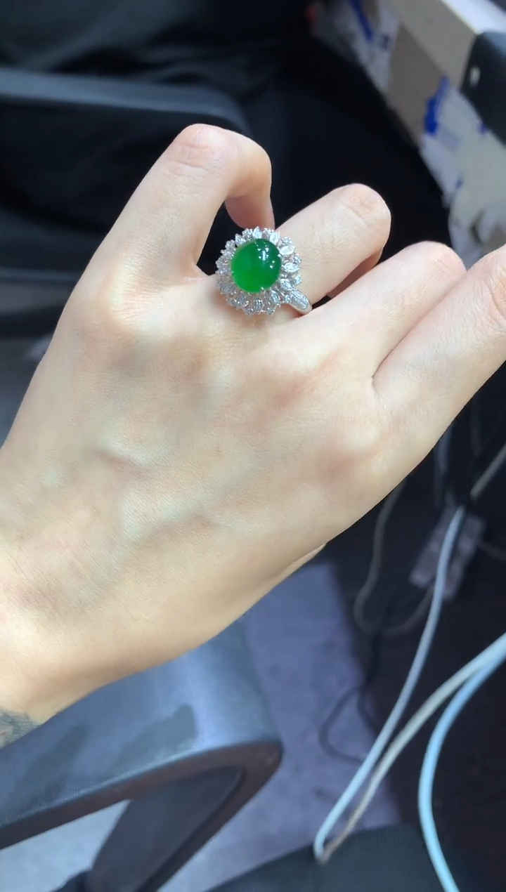 18K金镶嵌戒指翡翠33团购