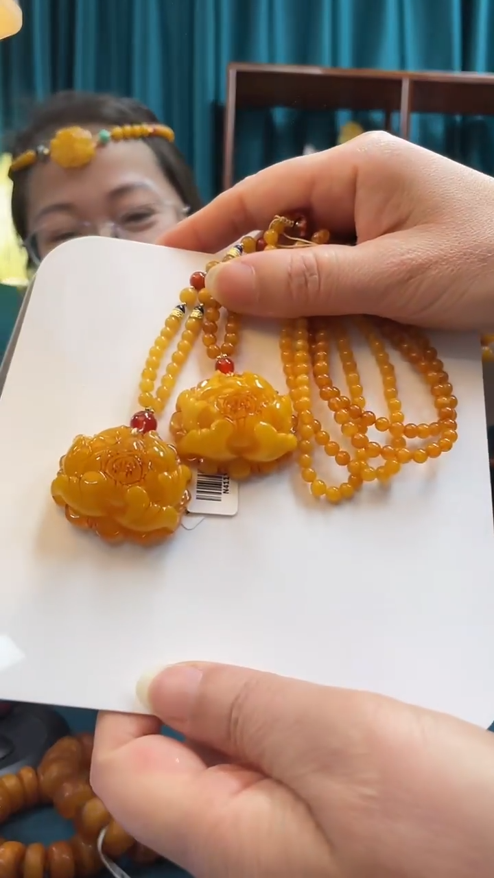 未镶嵌吊坠(赠链)蜜蜡蜜蜡牡丹花项链吊坠（多样性只发其一）