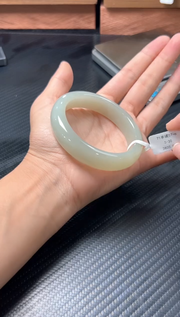 未镶嵌手镯和田玉且末微色差近矿57+sm