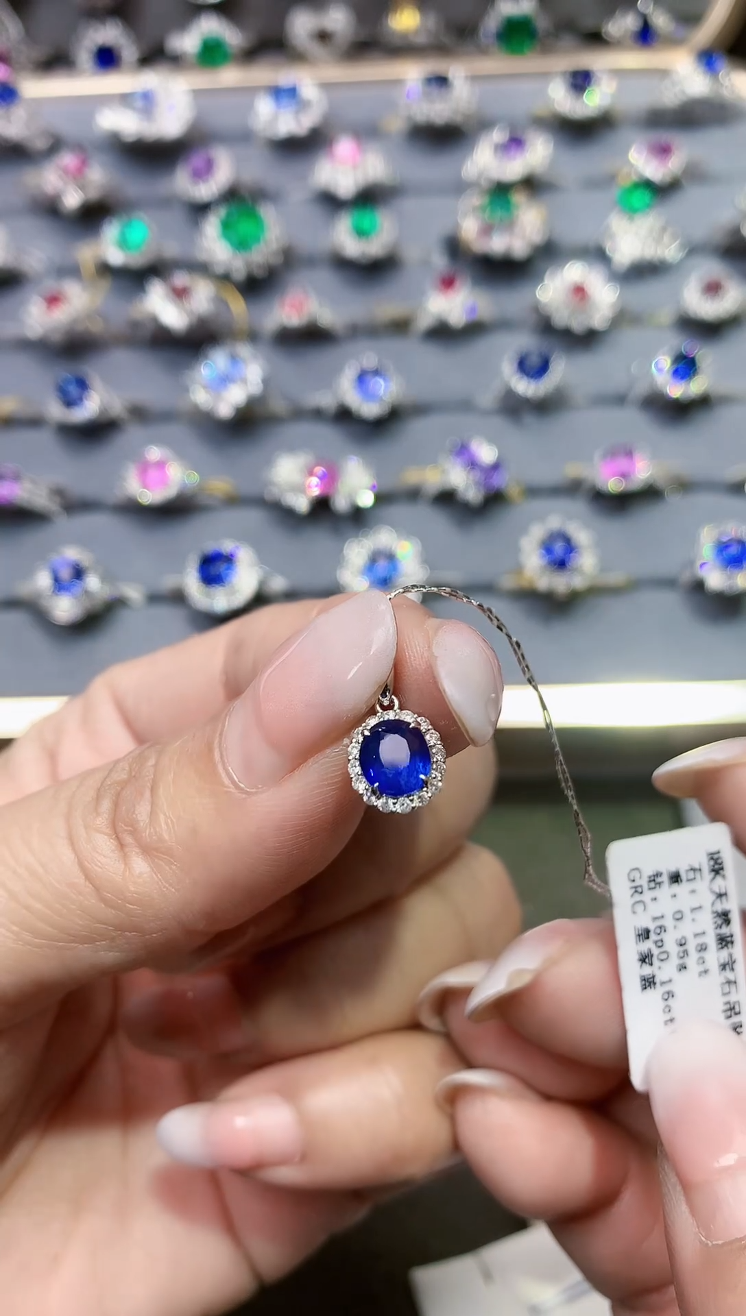 【闪购商品】蓝宝石吊坠18K金镶嵌1