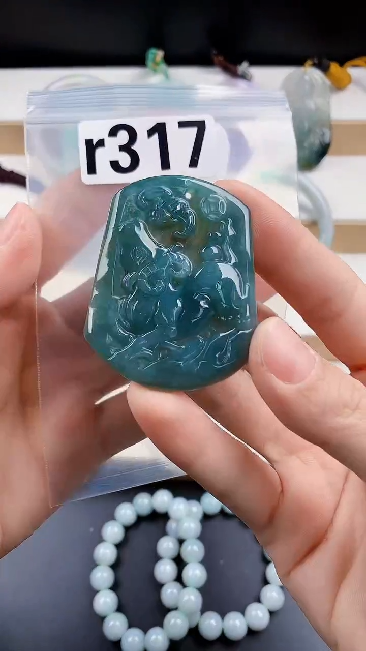 颈饰未镶嵌翡翠天然翡翠吊坠挂件