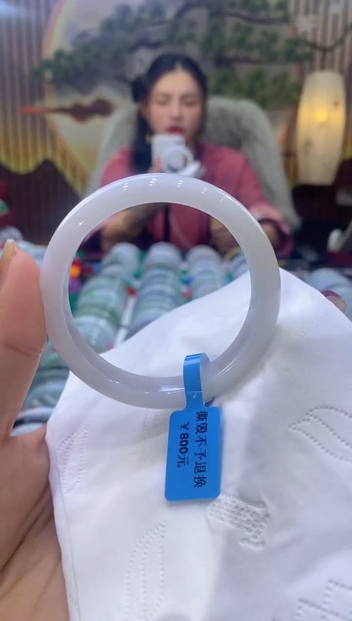 【闪购商品】翡翠手镯未镶嵌多人01792