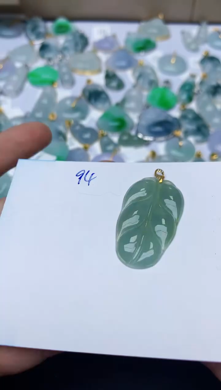 【闪购商品】翡翠颈饰18K金镶嵌天然翡翠A货  