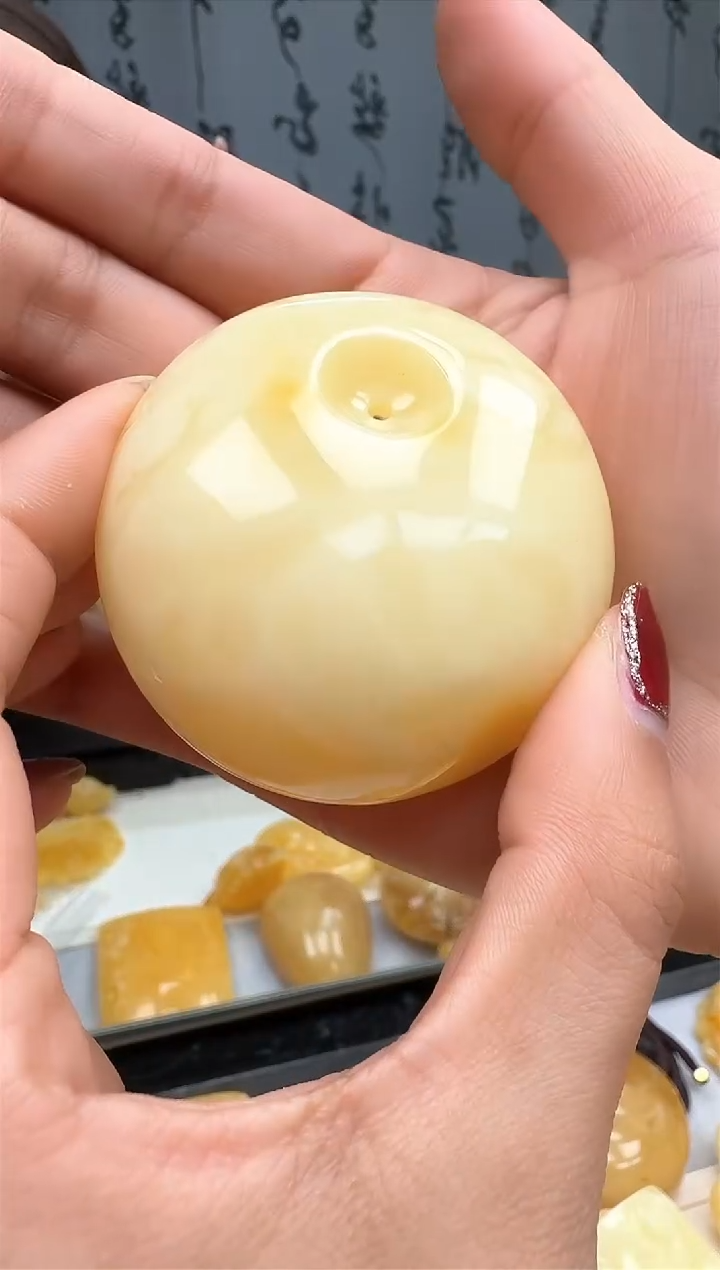 【闪购商品】琥珀裸石未镶嵌挂坠