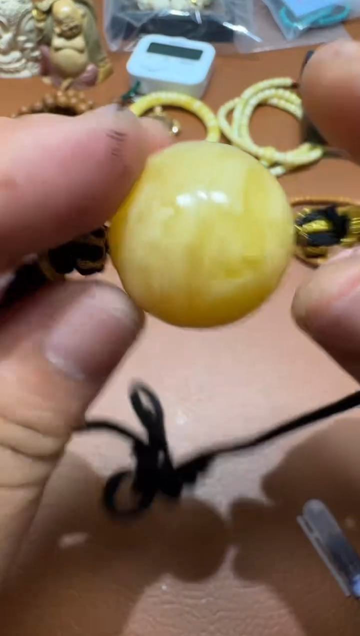 未镶嵌颈饰琥珀圆珠挂坠