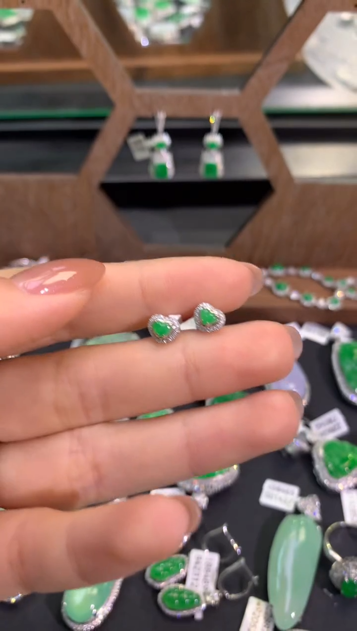 【闪购商品】翡翠吊坠(不含链)18K金镶嵌耳钉