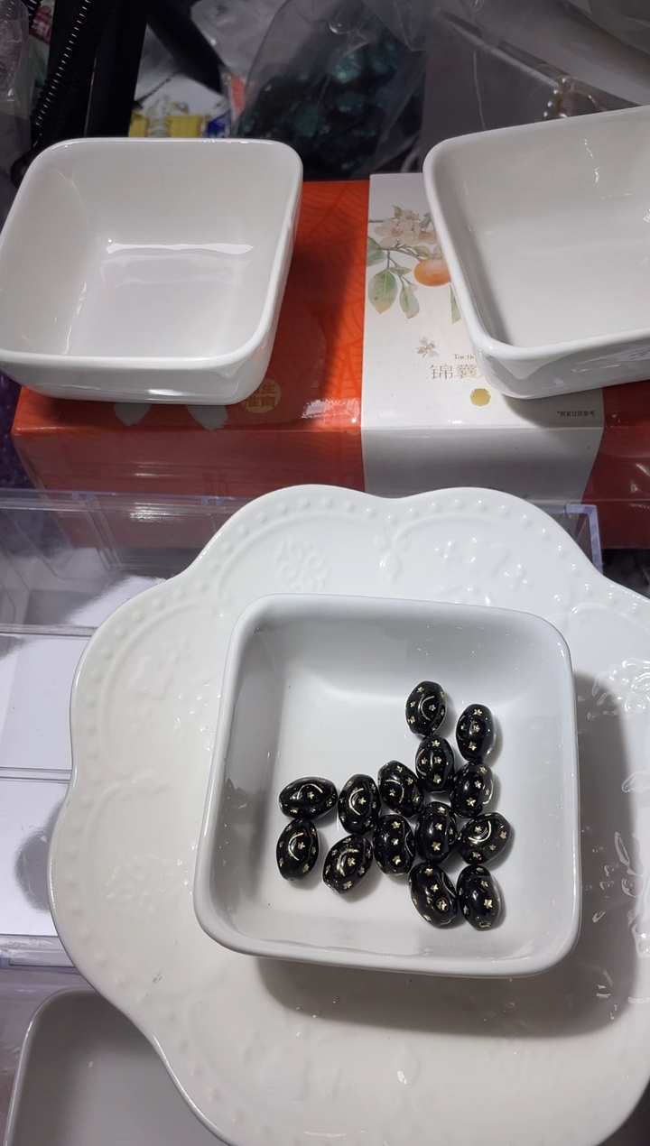 X061 12*9mm黑色描金橄榄 10颗