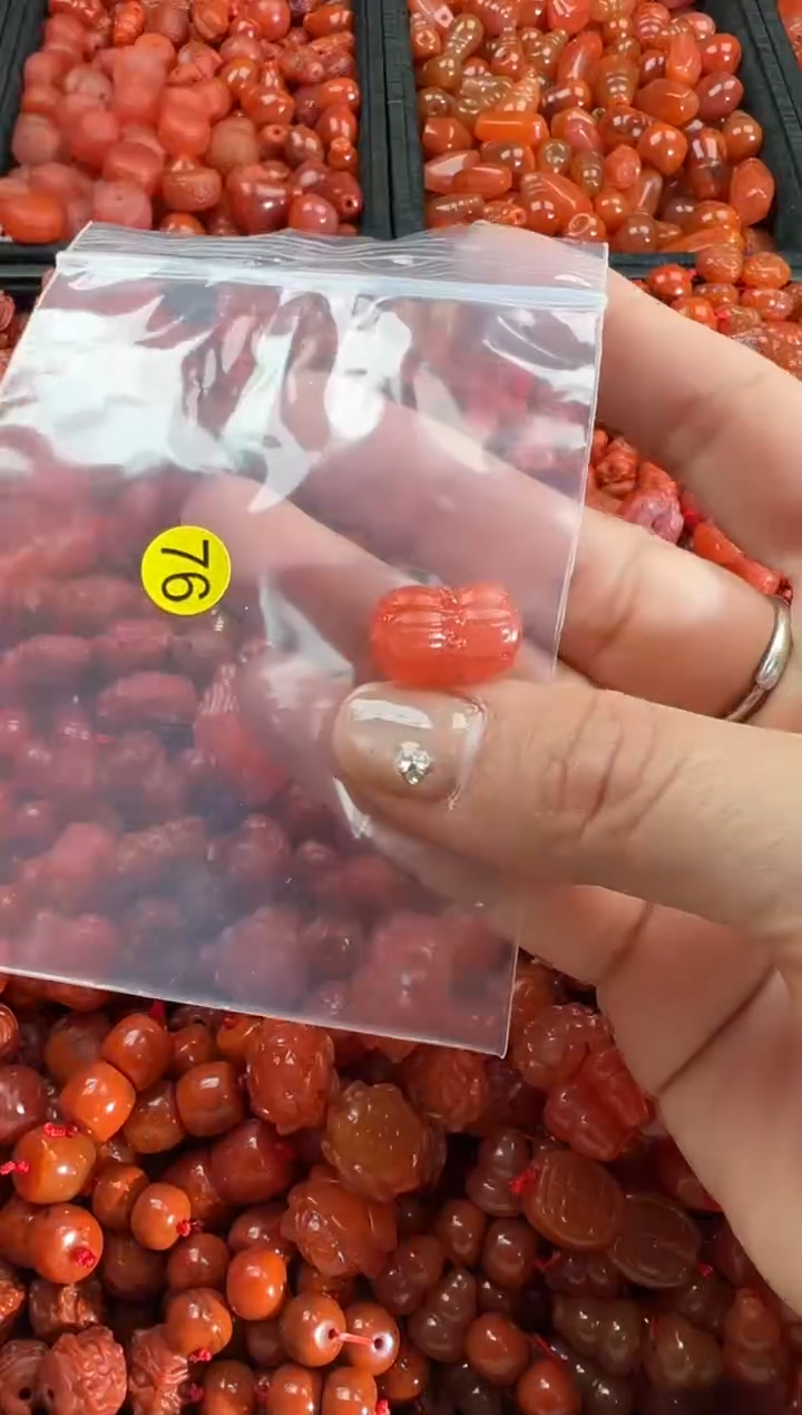 【闪购商品】南红玛瑙颈饰未镶嵌1