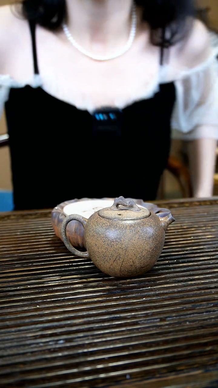 静悟斋老岩泥 黄泥段 山石苹果壶