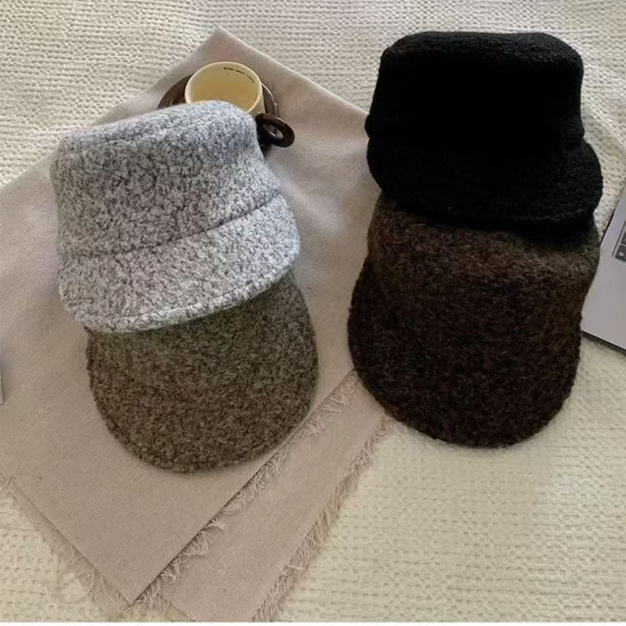 复古英伦羊羔毛帽子秋冬韩版百搭平顶鸭舌帽骑士气质显脸